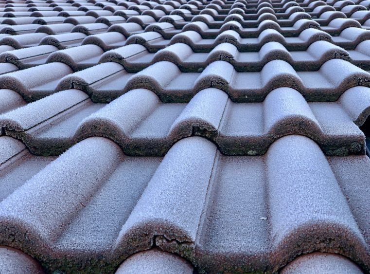 Pros and Cons of Tile Roofing Material