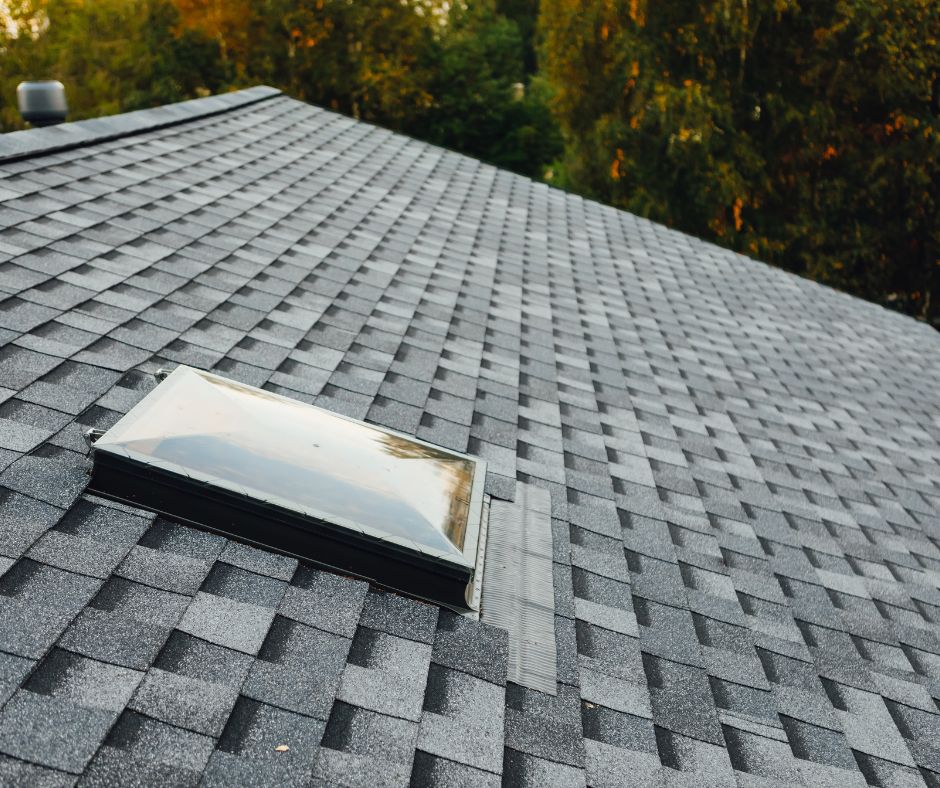 Asphalt Roof Installation: 4 Reasons to Hire a Pro